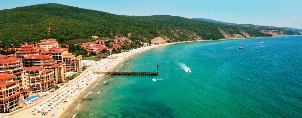 Панорама курорта Елените в Болгарии